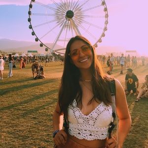 Meet your Posher, Chloe